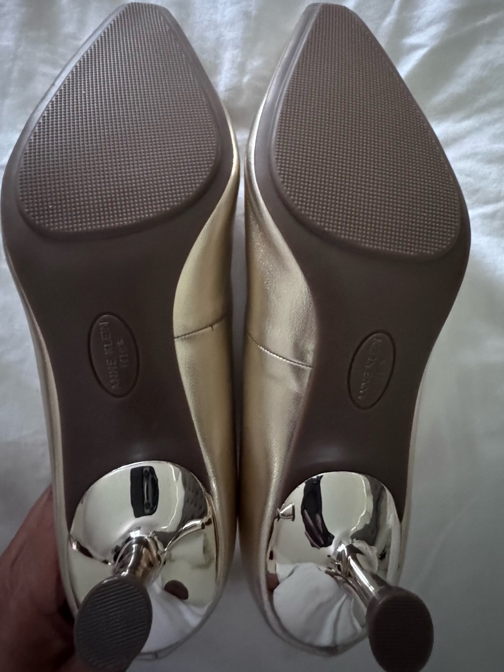Anne Klein Iflex Gold Satin Bow Mid-Heel Pumps Size 9.5 - Picture 7 of 12